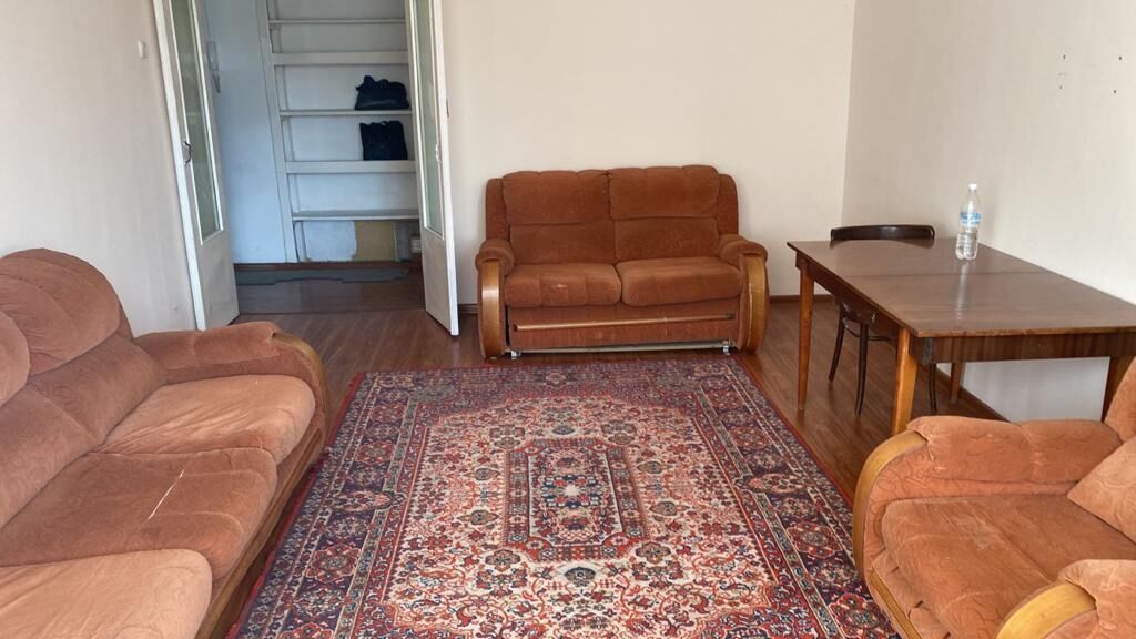2 комнаты, 52 м², Индивидуалка, 4 этаж, Косметический ремонт - фото 1