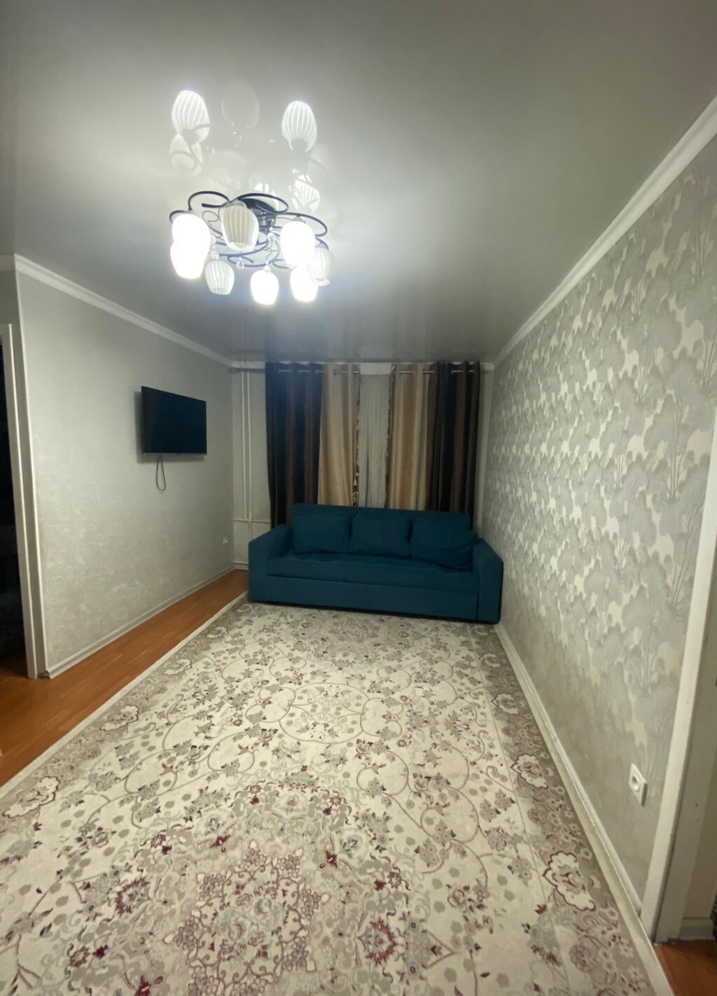 2 комнаты, 42 м², Хрущевка, 1 этаж, Косметический ремонт - фото 1