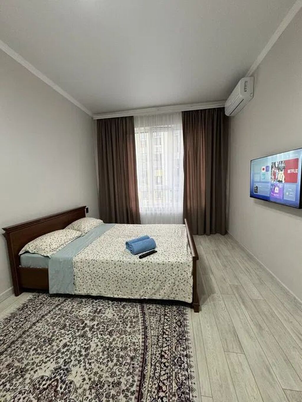 Просторная квартира с продуманной планировкой и светлыми интерьерами - фото 1