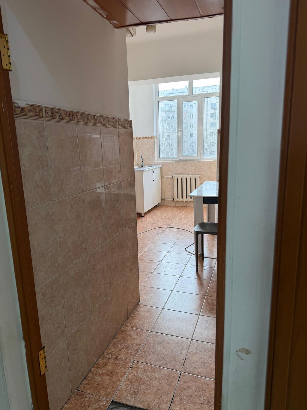 3 комнаты, 67 м², 106 серия, 4 этаж, Старый ремонт - фото 1