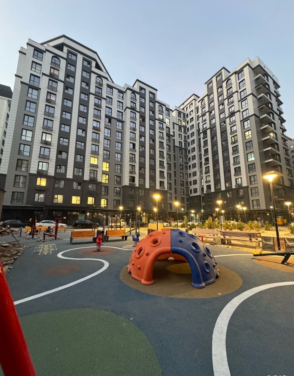 2 комнаты, 77 м², Элитка, 2 этаж, Евроремонт - фото 1