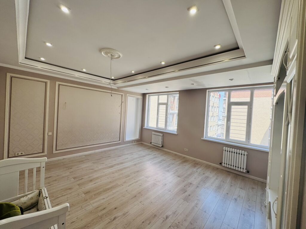 3 комнаты, 105 м², Элитка, 5 этаж, Евроремонт - фото 1