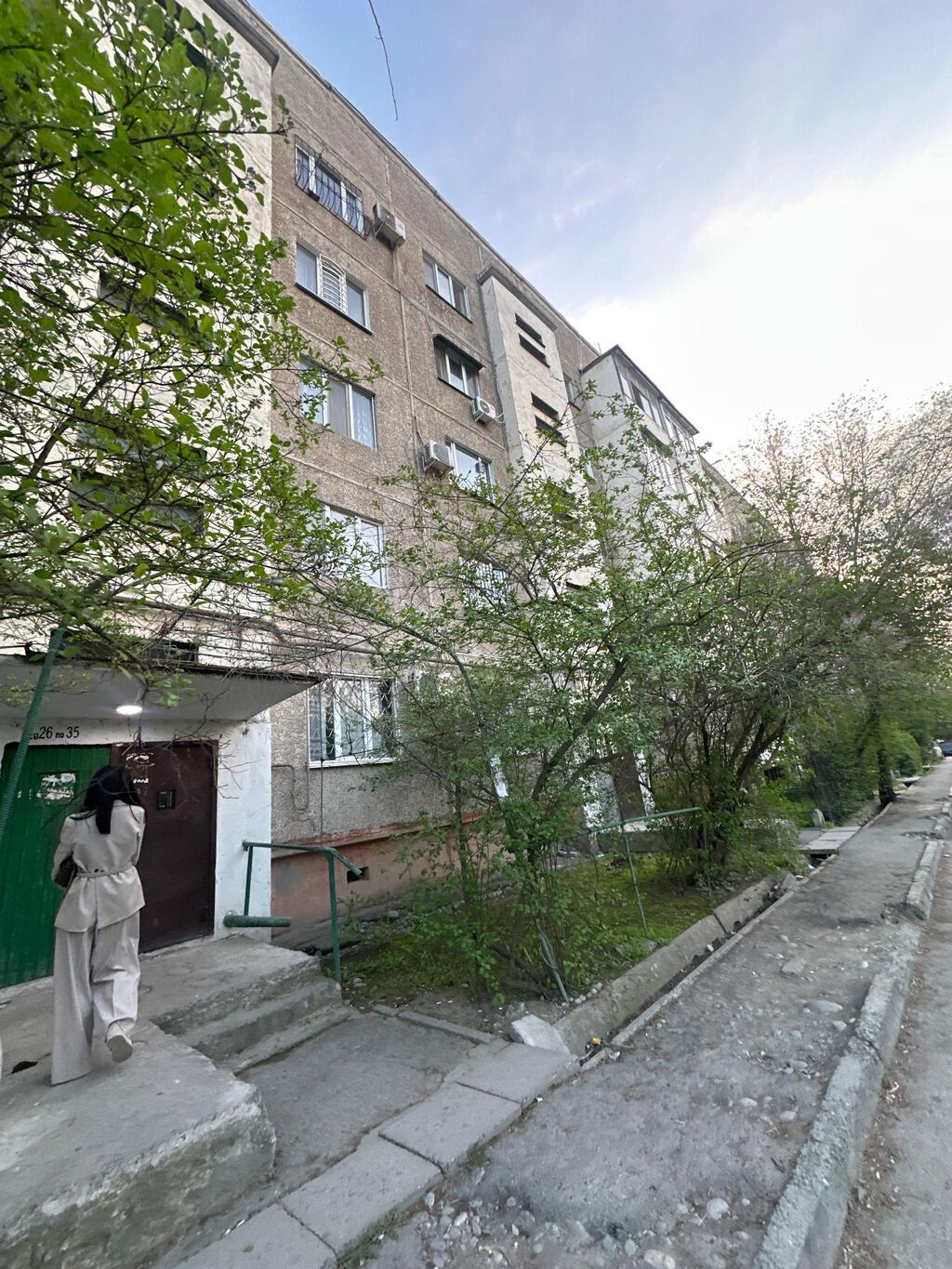 2 комнаты, 48 м², 105 серия, 4 этаж, Старый ремонт - фото 1