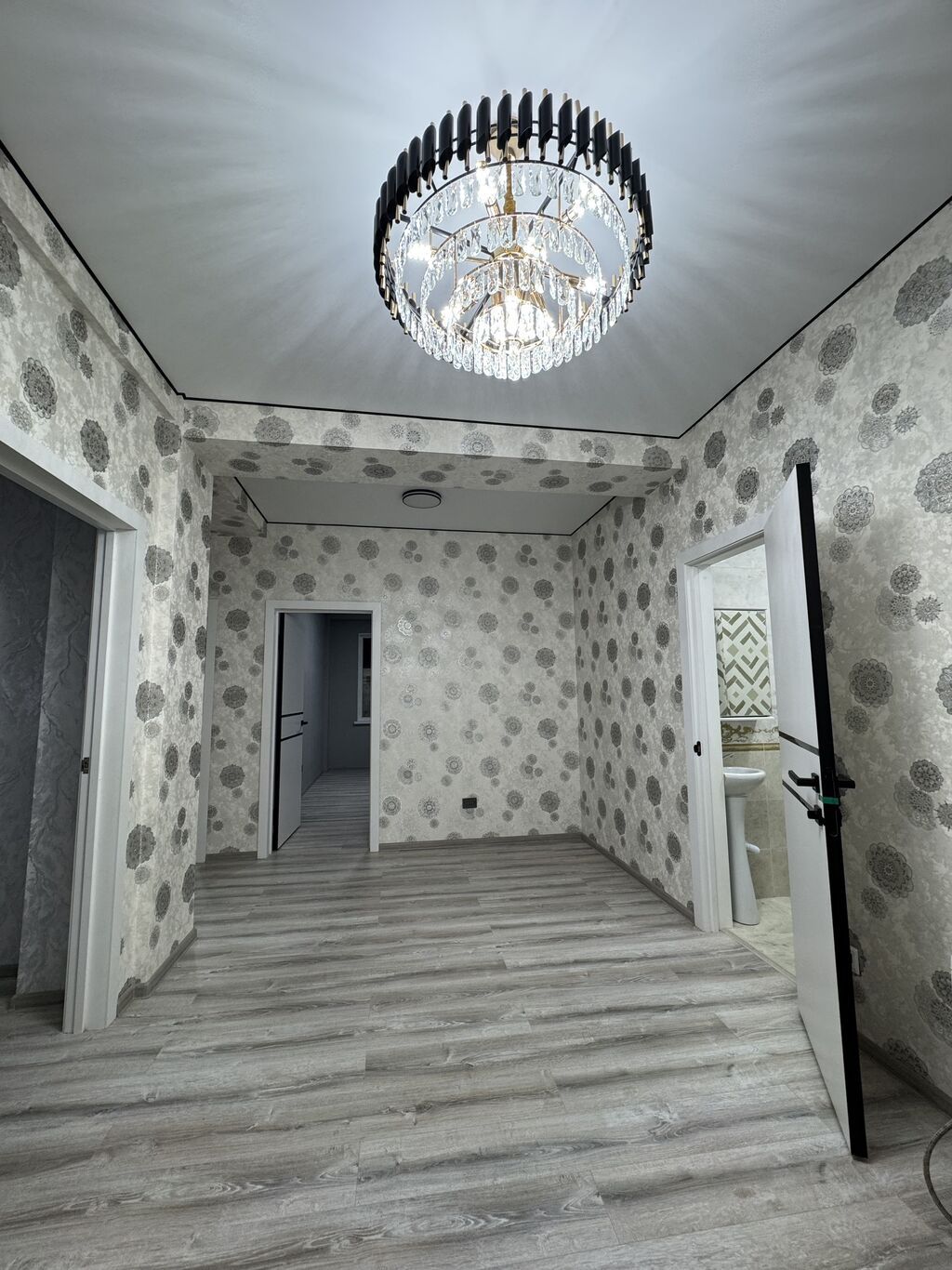 4 комнаты, 93 м², Элитка, 10 этаж, Евроремонт - фото 1