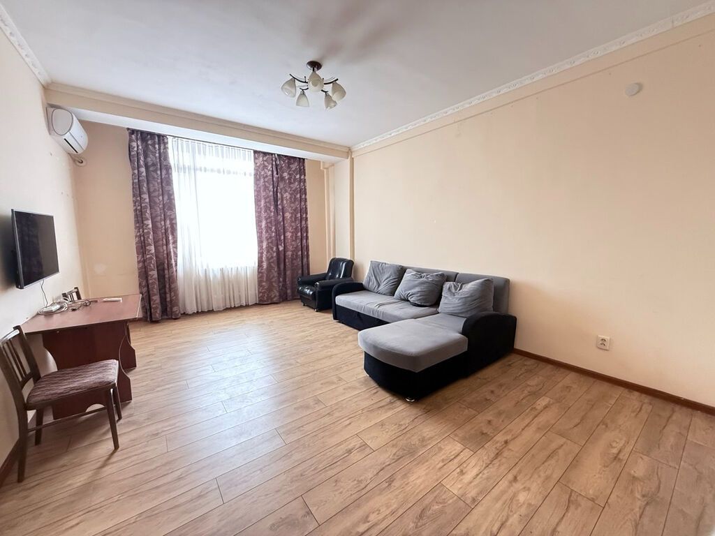 3 комнаты, 95 м², Элитка, 9 этаж, Старый ремонт - фото 1