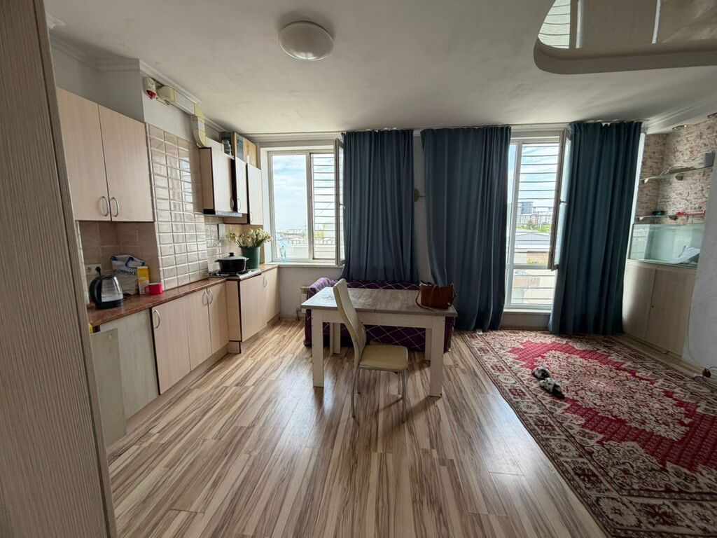 3 комнаты, 70 м², Элитка, 4 этаж, Евроремонт - фото 1