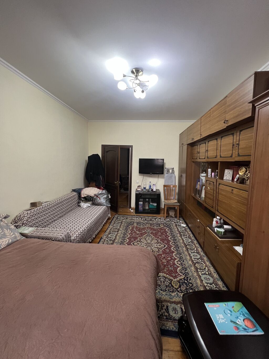 4 комнаты, 68 м², Сталинка, 3 этаж, Косметический ремонт - фото 1