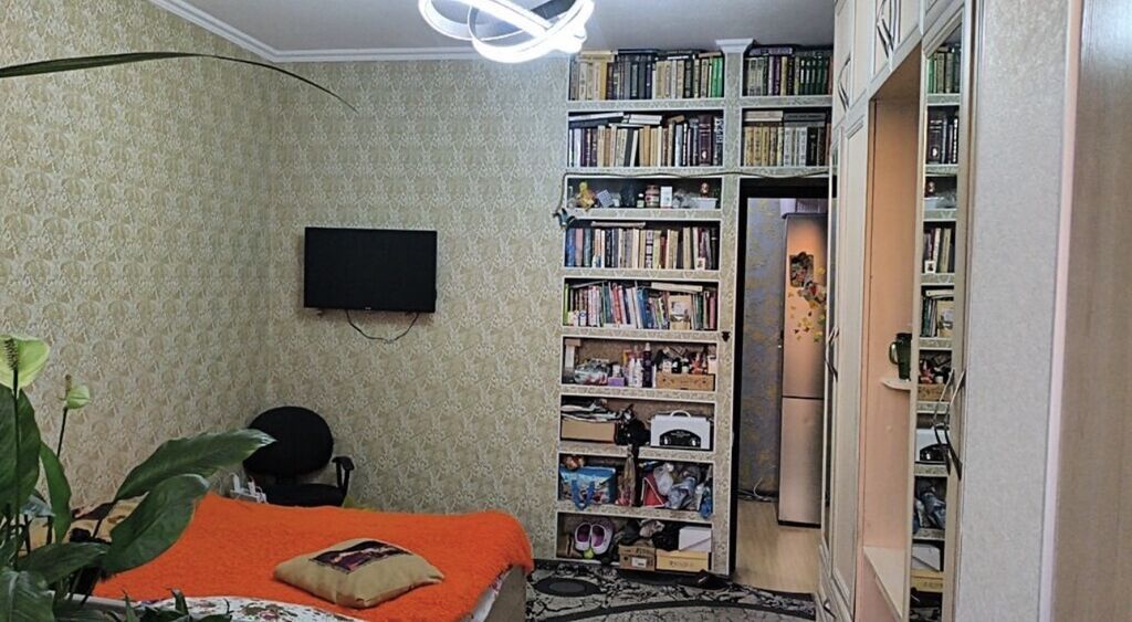 3 комнаты, 65 м², 105 серия, 4 этаж, Евроремонт - фото 1