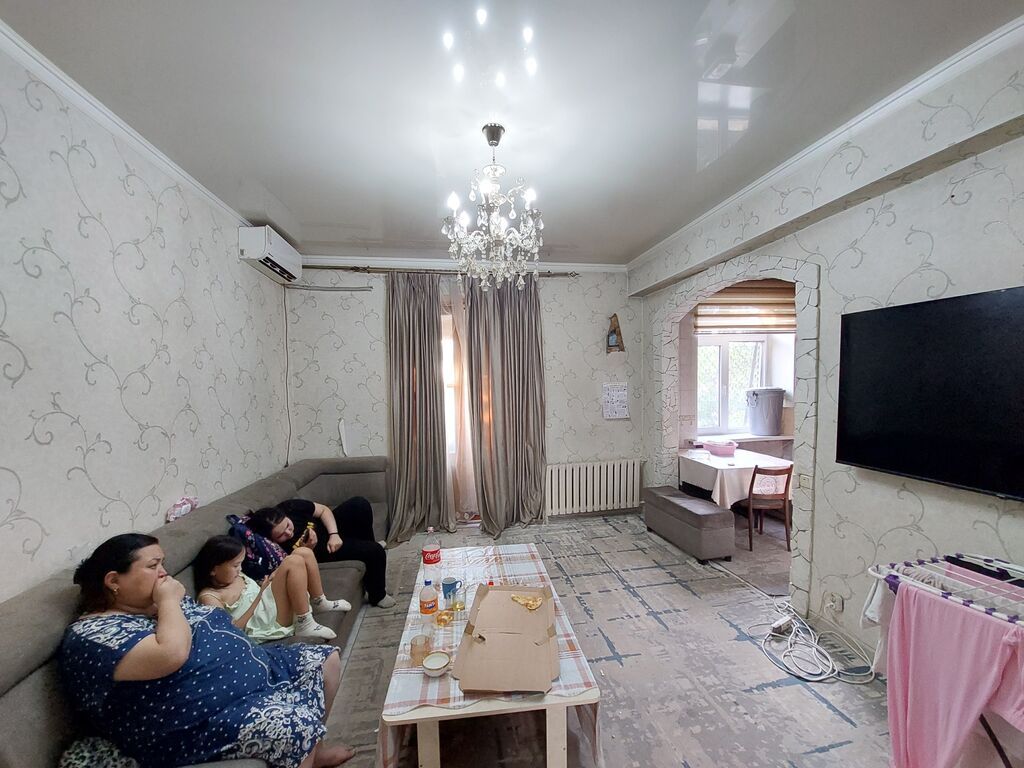 3 комнаты, 72 м², Хрущевка, 3 этаж, Косметический ремонт - фото 1