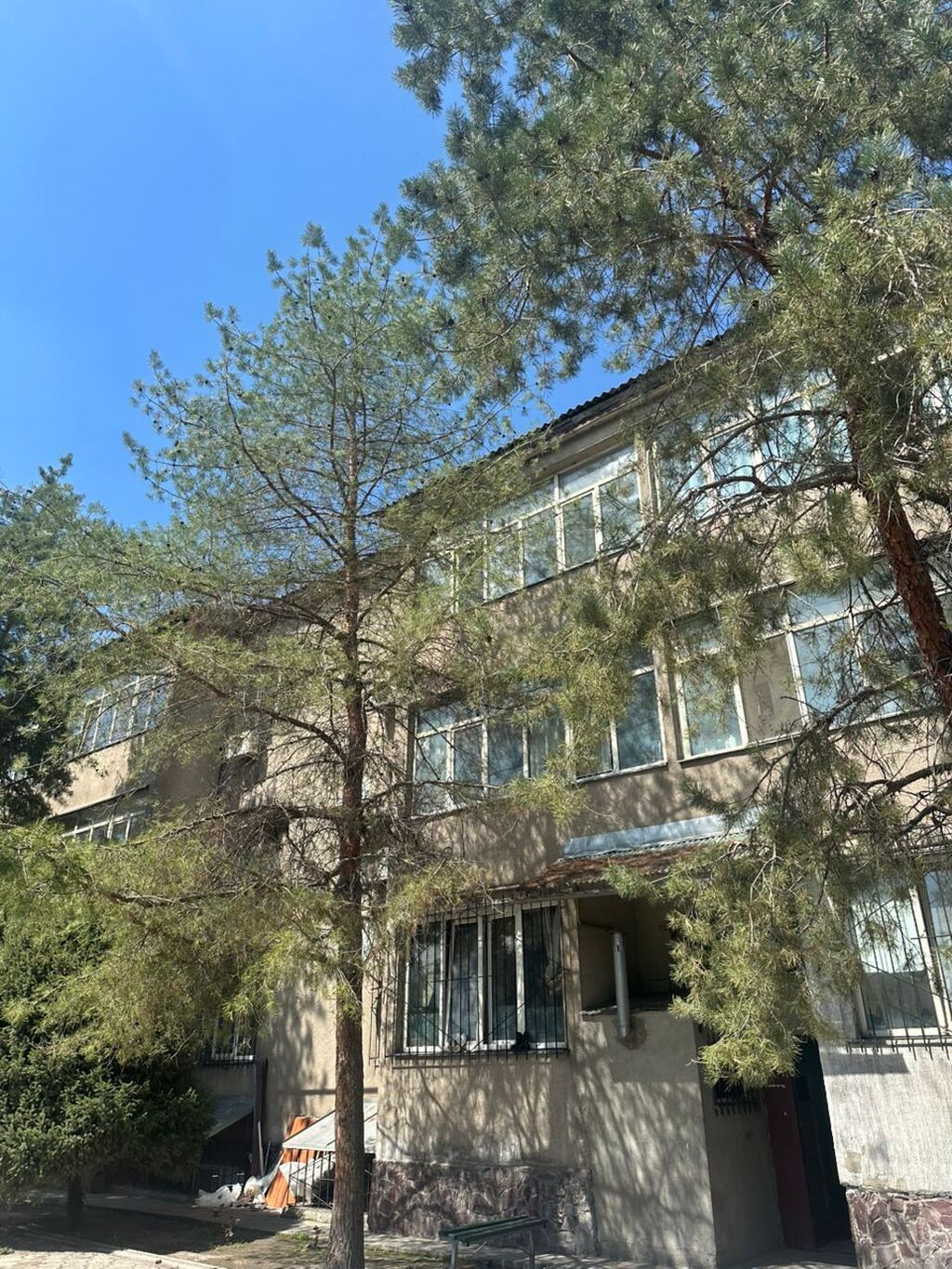 1 комната, 38 м², Индивидуалка, 1 этаж, Старый ремонт - фото 1