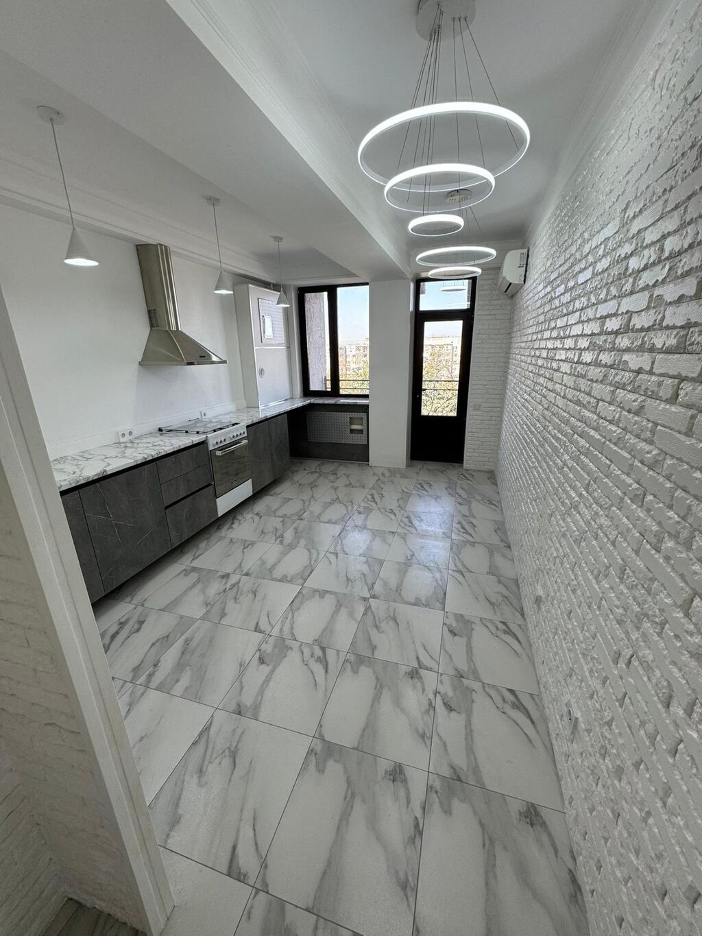 3 комнаты, 110 м², Элитка, 9 этаж, Дизайнерский ремонт - фото 1