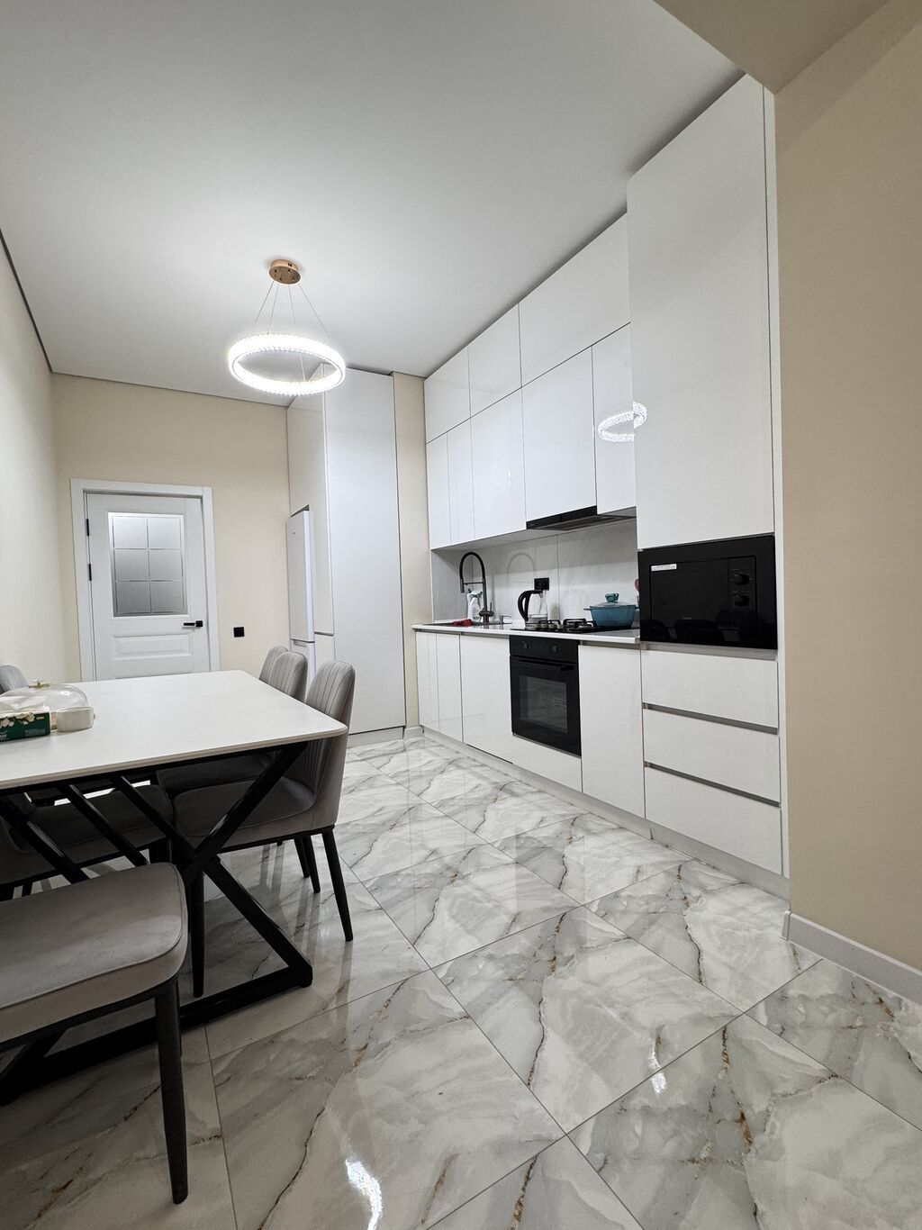 2 комнаты, 75 м², Элитка, 8 этаж, Евроремонт - фото 1