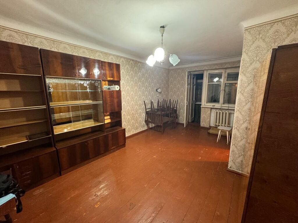 1 комната, 30 м², Индивидуалка, 3 этаж, Старый ремонт - фото 1