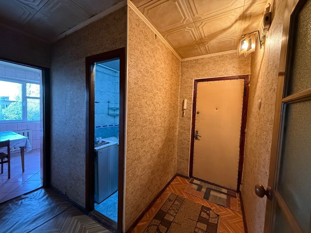 3 комнаты, 58 м², 104 серия, 4 этаж, Косметический ремонт - фото 1