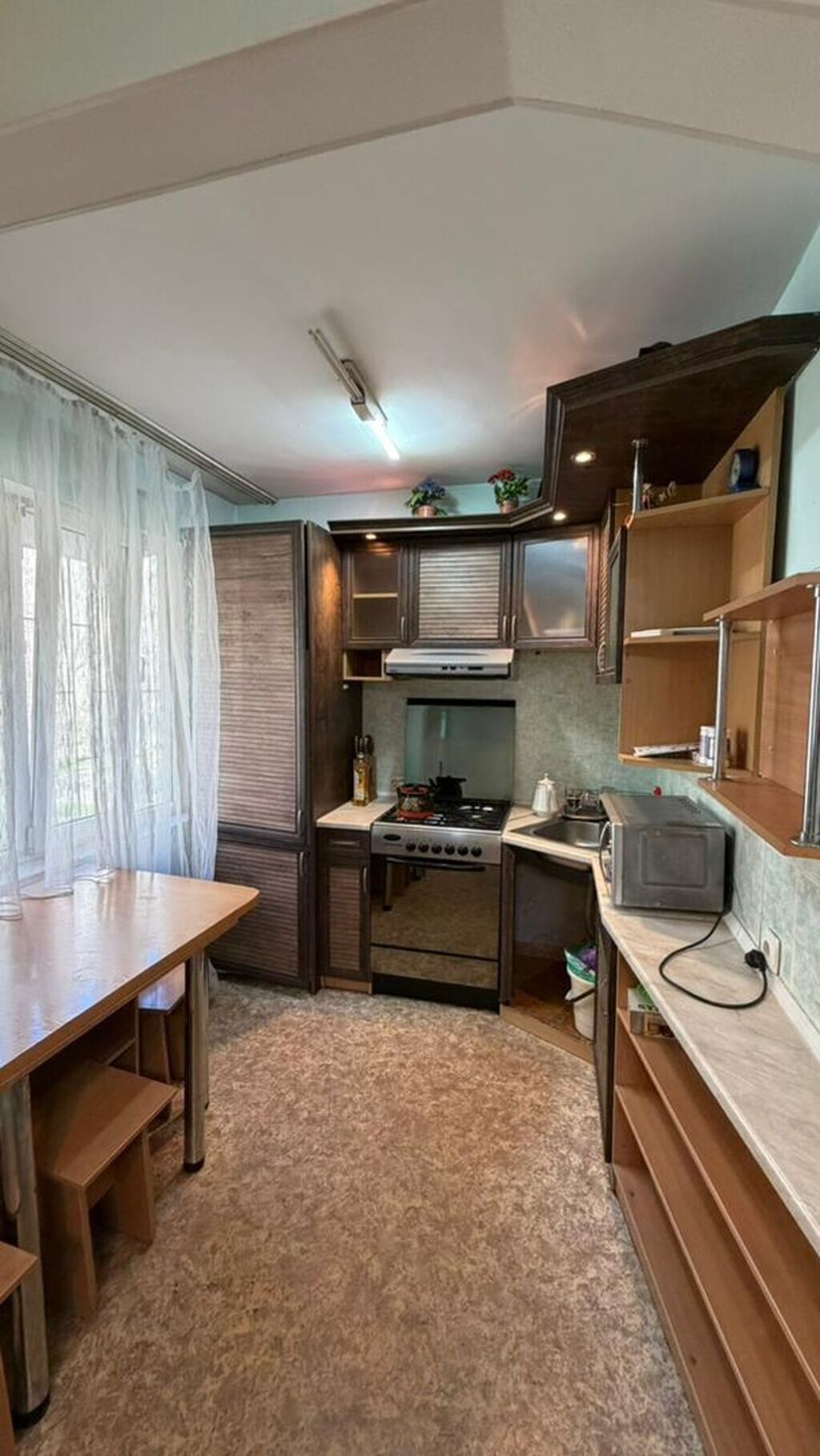 3 комнаты, 65 м², 104 серия, 2 этаж, Косметический ремонт - фото 1