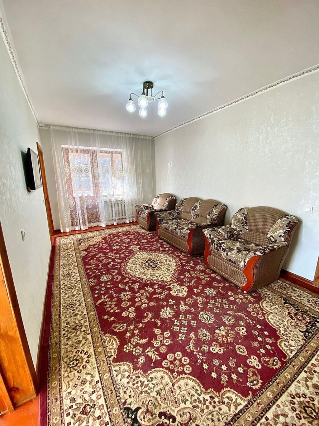 3 комнаты, 58 м², Индивидуалка, 2 этаж, Евроремонт - фото 1