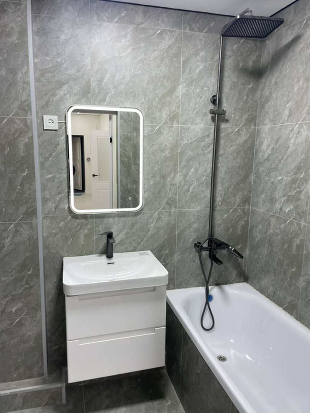 3 комнаты, 93 м², Элитка, 12 этаж, Косметический ремонт - фото 1